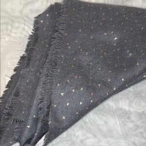 LC Lauren Conrad Charcoal Wrap with Gold Hearts